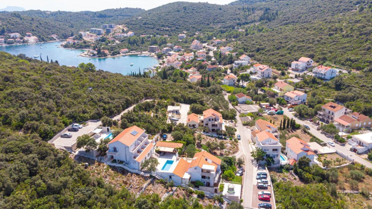 Villa Castello Zrnovo Exterior photo